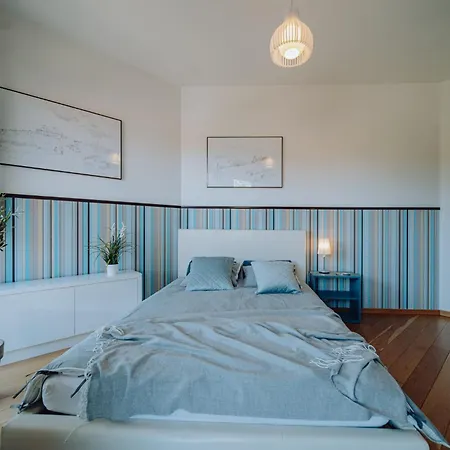 Panorama Gor - Centrum Miasta, Z Widokiem Na Szrenice *