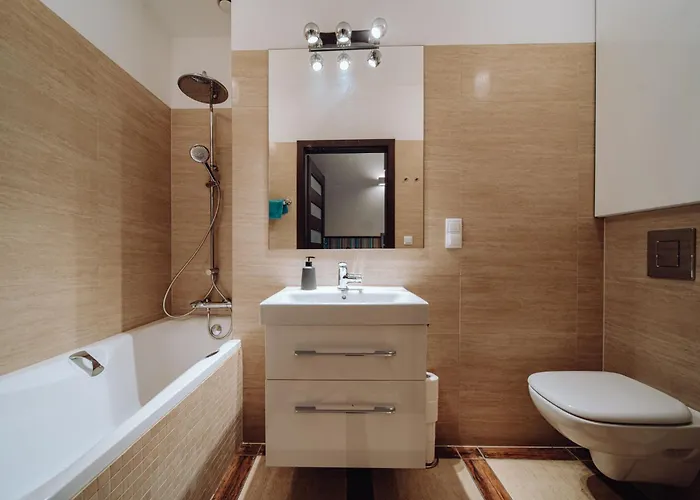 Panorama Gor - Centrum Miasta, Z Widokiem Na Szrenice