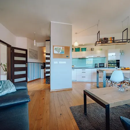 Panorama Gor - Centrum Miasta, Z Widokiem Na Szrenice *