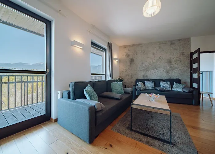 Panorama Gor - Centrum Miasta, Z Widokiem Na Szrenice Шклярска-Поремба